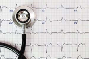 غلاف كورس Электрокардиография (ЭКГ) - أكاديمية عقيل